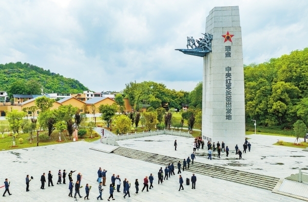3月30日，瑞金中央红军长征出发地纪念碑。李健 刘家璇 张思齐 摄