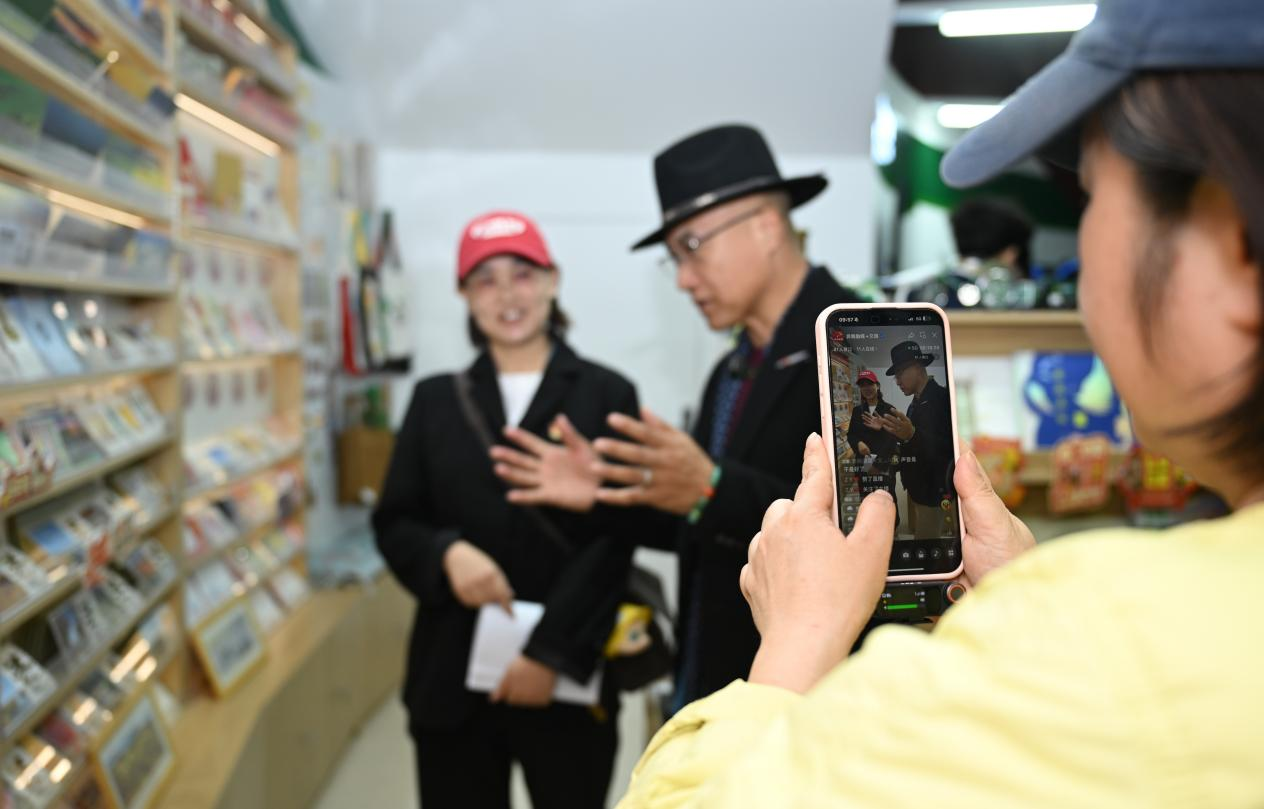 以邮为信 赴约草原——草原信使主题邮局启幕