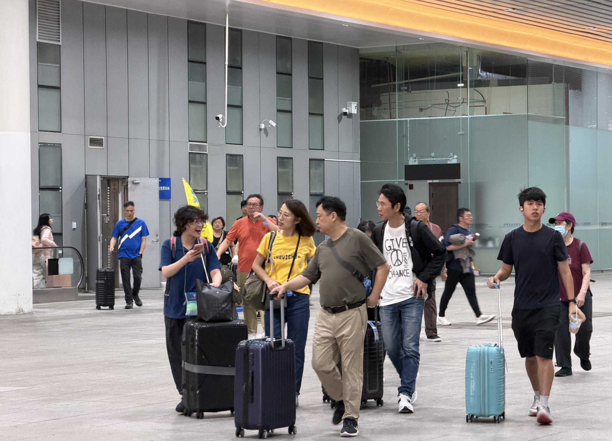 湾区高铁旅游专列今日首开 2400名香港旅客畅游祖国大好河山