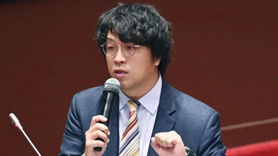 赖清德心腹郑丽君怯战台北市长，绿营拟提名沈伯洋对战蒋万安