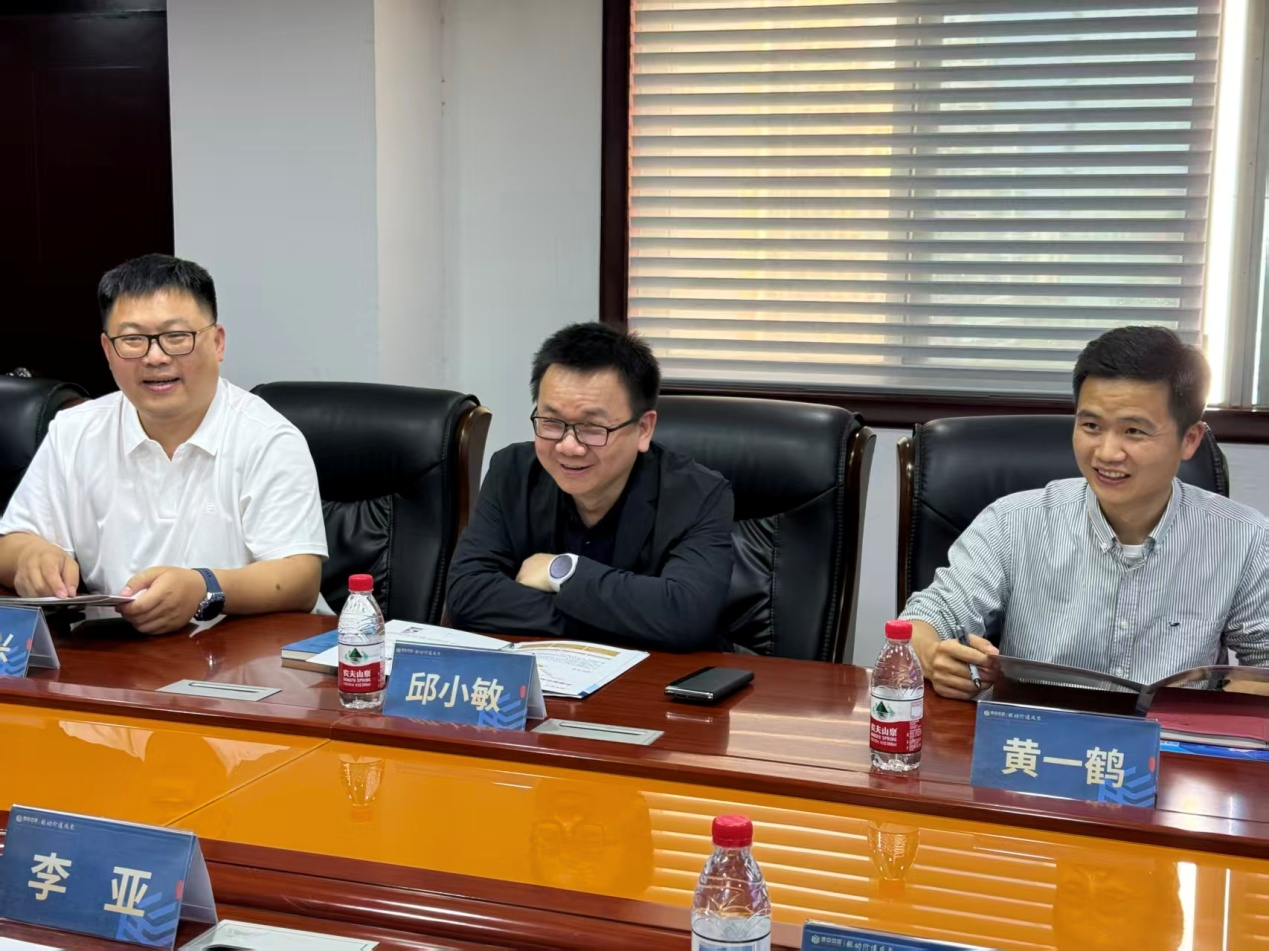 新华网上市公司研究院常务副院长邱小敏莅临理臣 双方达成深度合作共识
