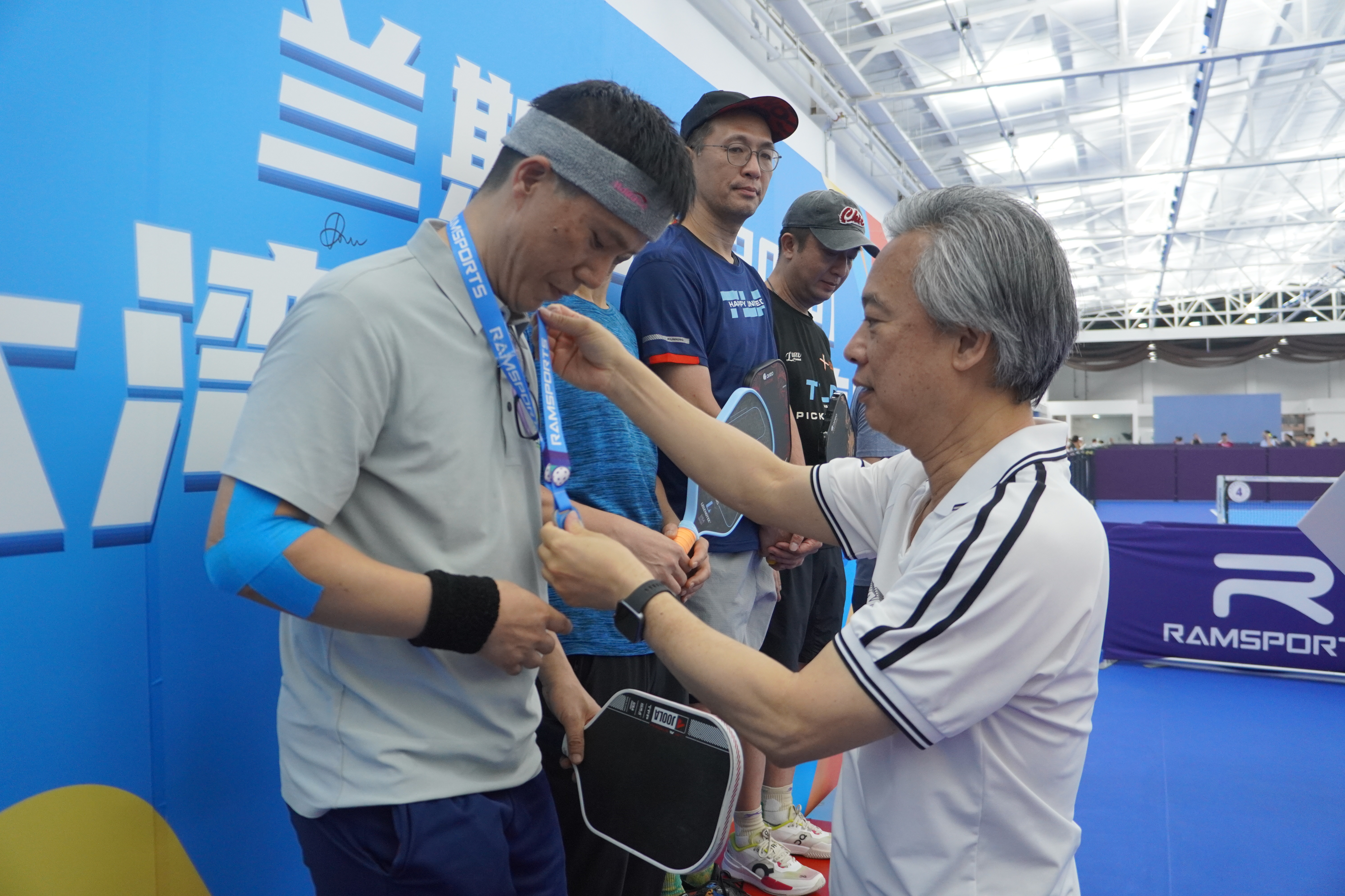 深圳龙岗专业球馆迎春开赛，200名湾区球手挥拍匹克球新热潮