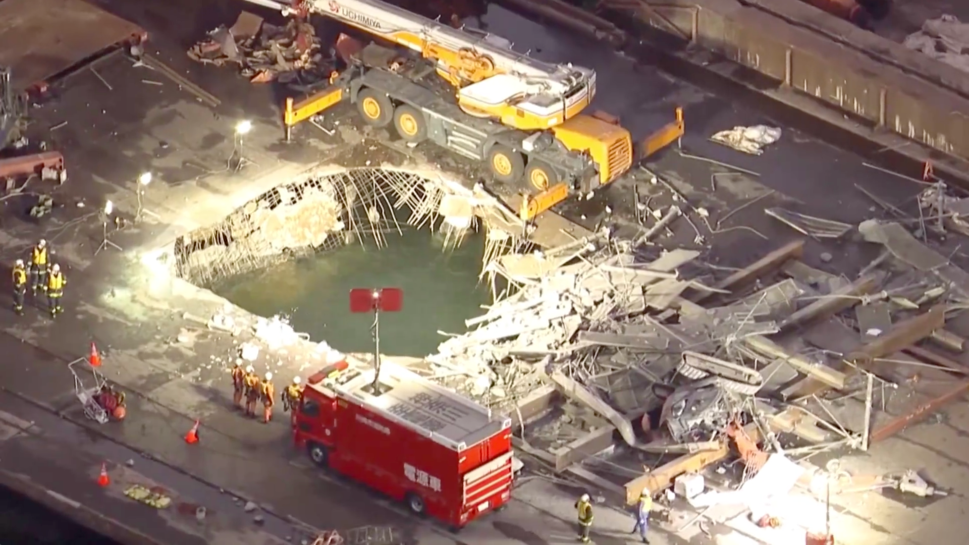 日本一钢铁厂脚手架倒塌致工人坠落 3人重伤1人失踪