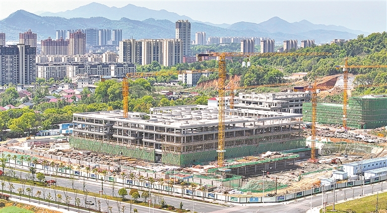 火热施工（图）