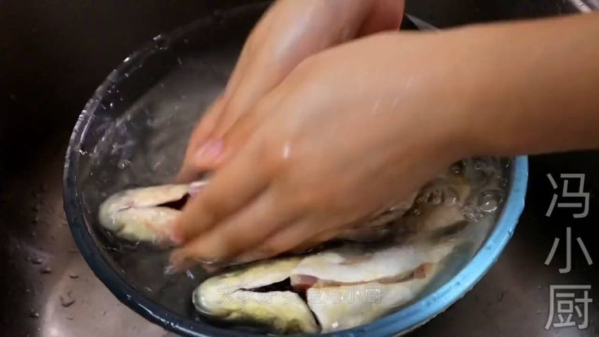 鲫鱼去刺超简单！老阿姨独门绝技，3分钟去净刺更安全