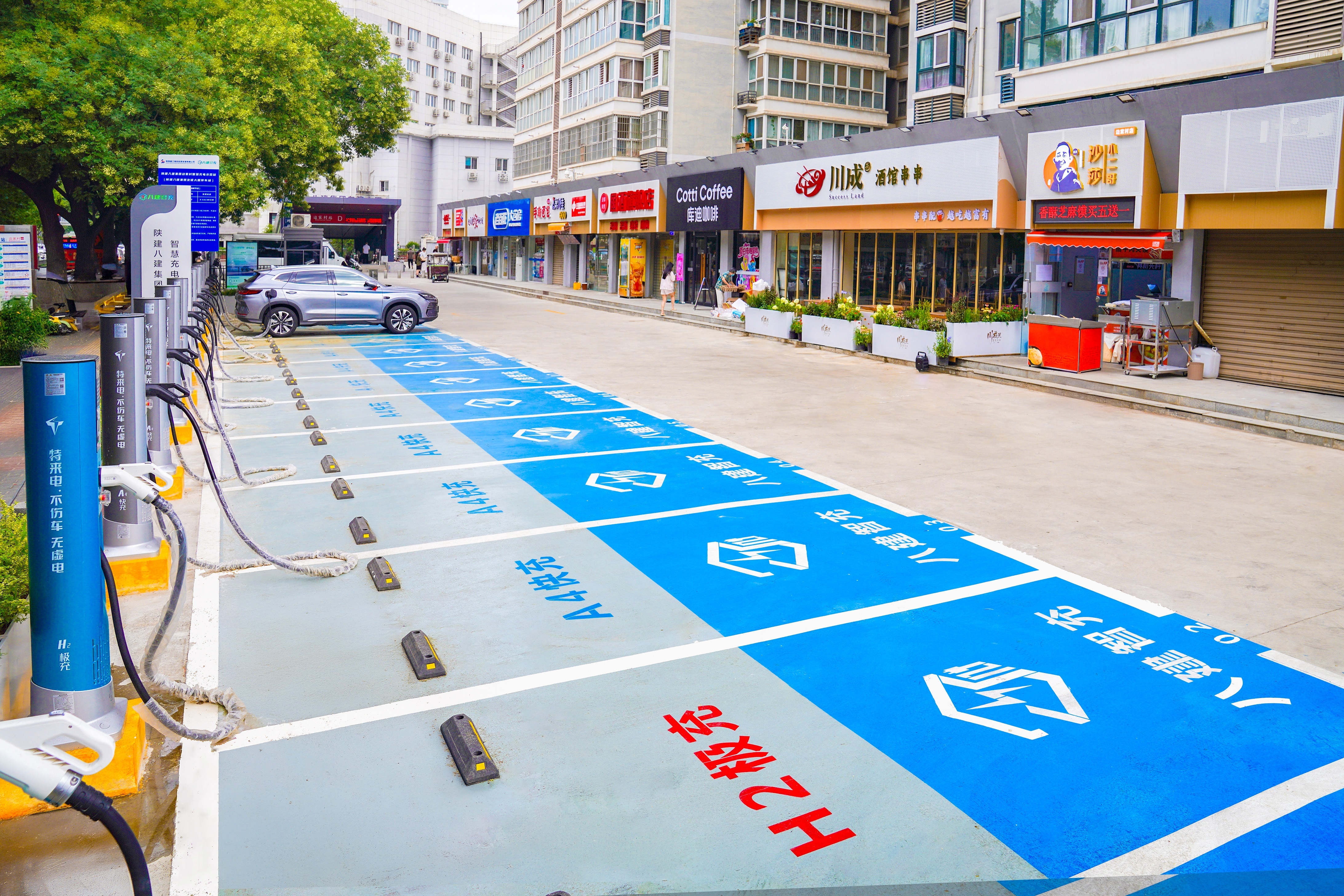 從“老舊小區”到“文化地標”——陜建八建集團以“運投建”一體化綜合服務助力現代化城市建設