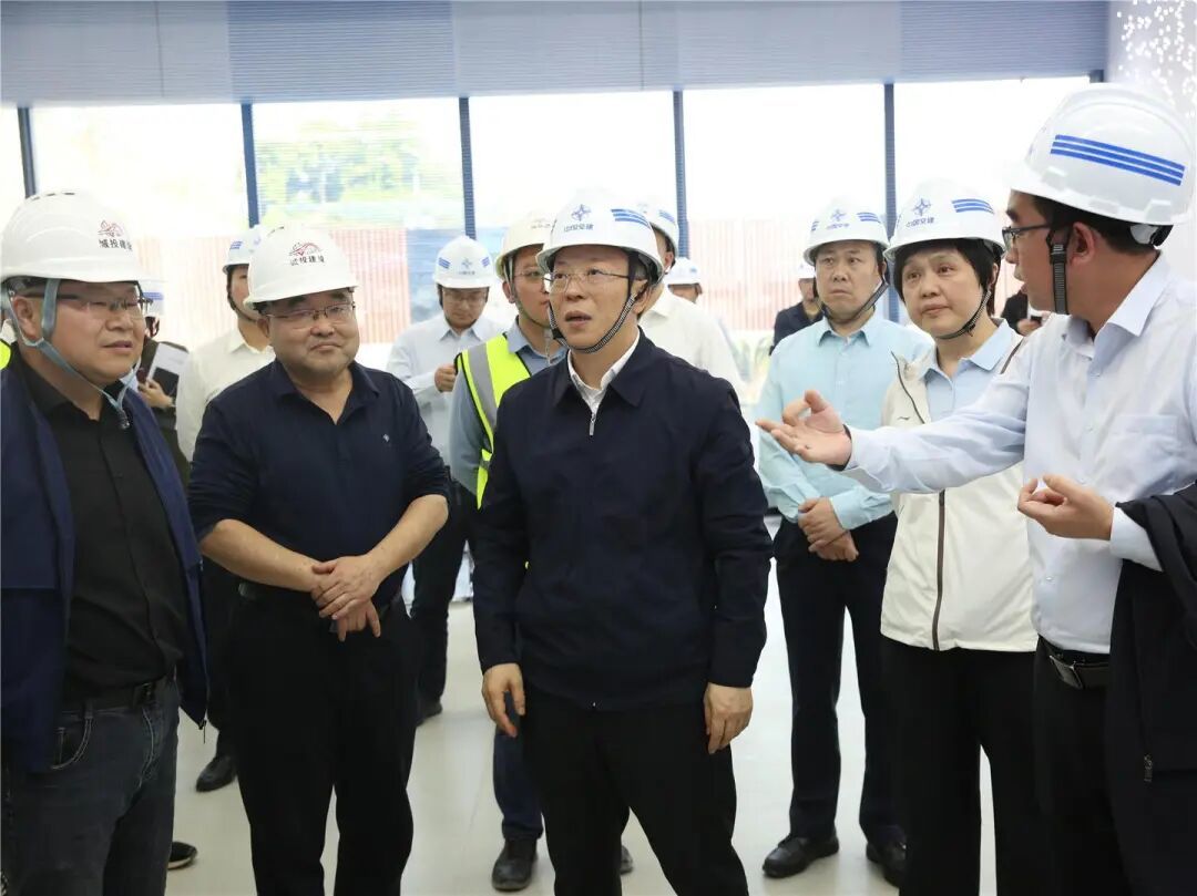 4月4日，陶世祥带队调研鹿角隧道项目。