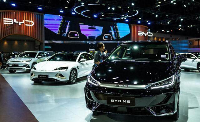 马自达突然停产中东!海峡锁喉、中国车捡漏,全球格局大洗牌