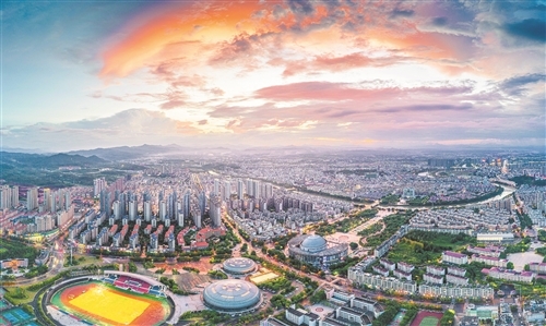 南康区中心城区航拍图 （南康区融媒体中心供图）