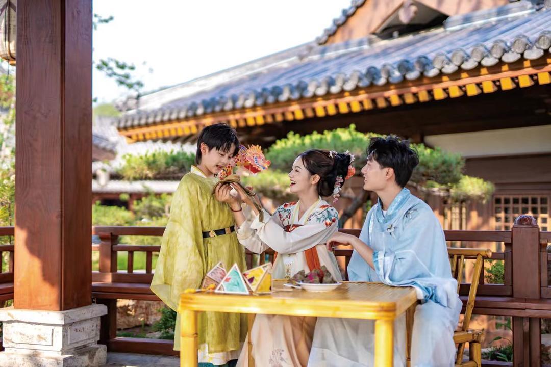 图片来源:尼山鲁源村景区