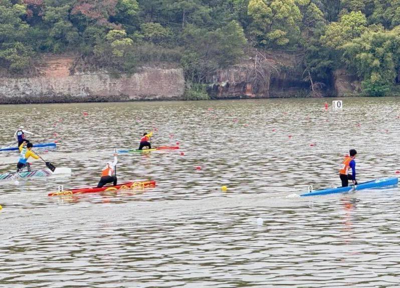 本次赛事是新周期国内皮划艇静水项目的首场高水平赛事，同时承担亚锦赛选拔任务，吸引了全国18支代表队的311名运动员、810条艇同场竞技。