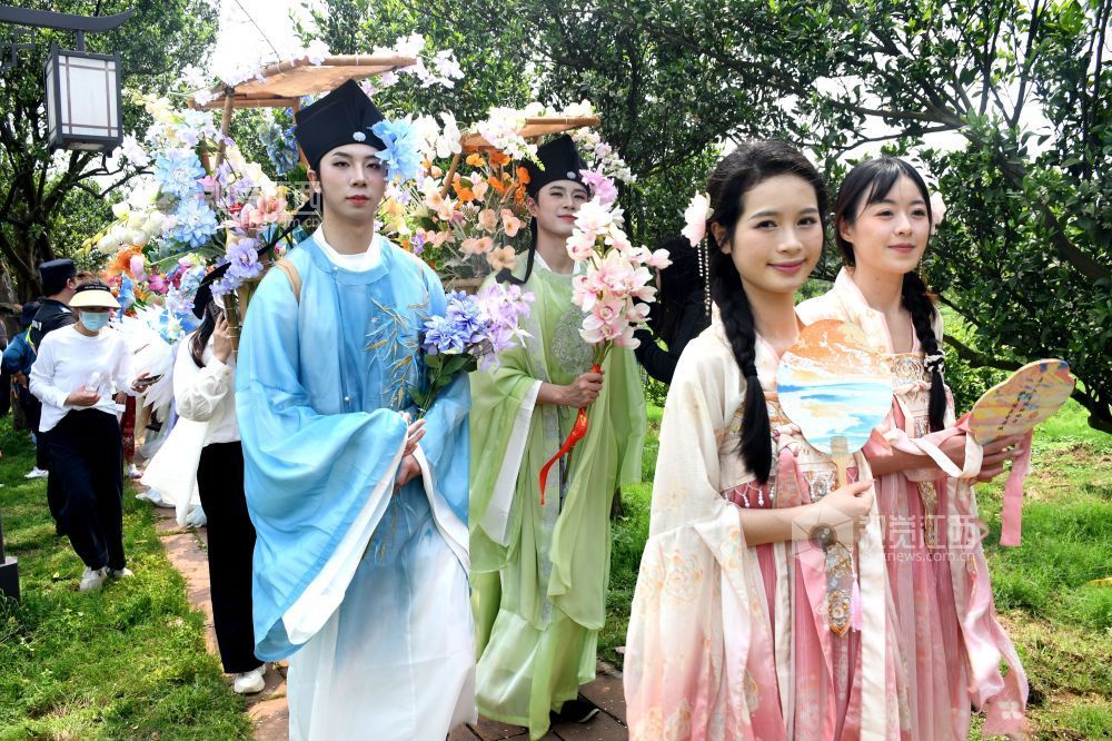 江西南丰:桔花飘香迎客来(图)