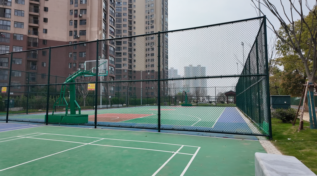 吉安滨江春天小区旁篮球场“建而不用” 庐陵新区管委会回应