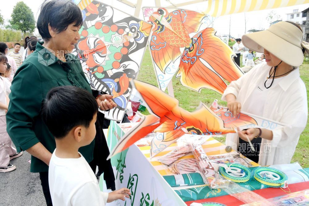 江西南丰:桔花飘香迎客来(图)