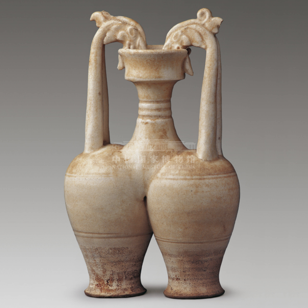 隋　白瓷龙柄传瓶　1957年陕西西安城西的梁家庄隋李静训墓出土　@中国国家博物馆