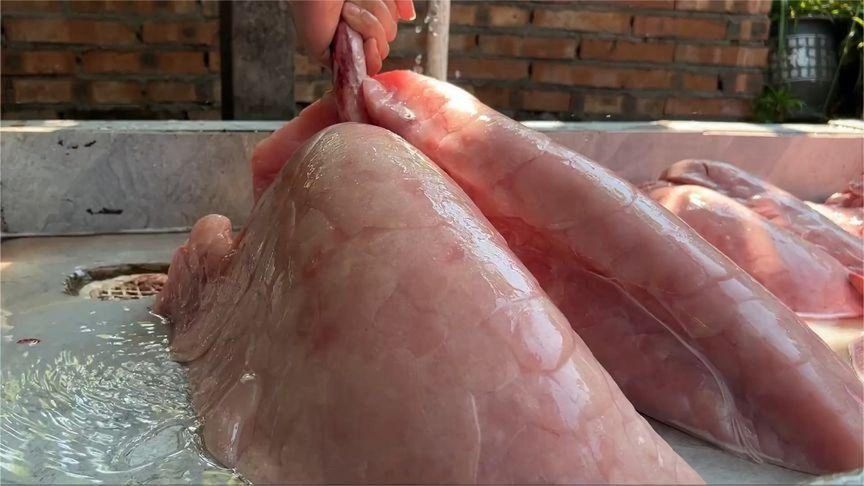 很多人不吃的猪肺，农村大叔一下整5个，出锅那刻，拿鲍鱼都不换