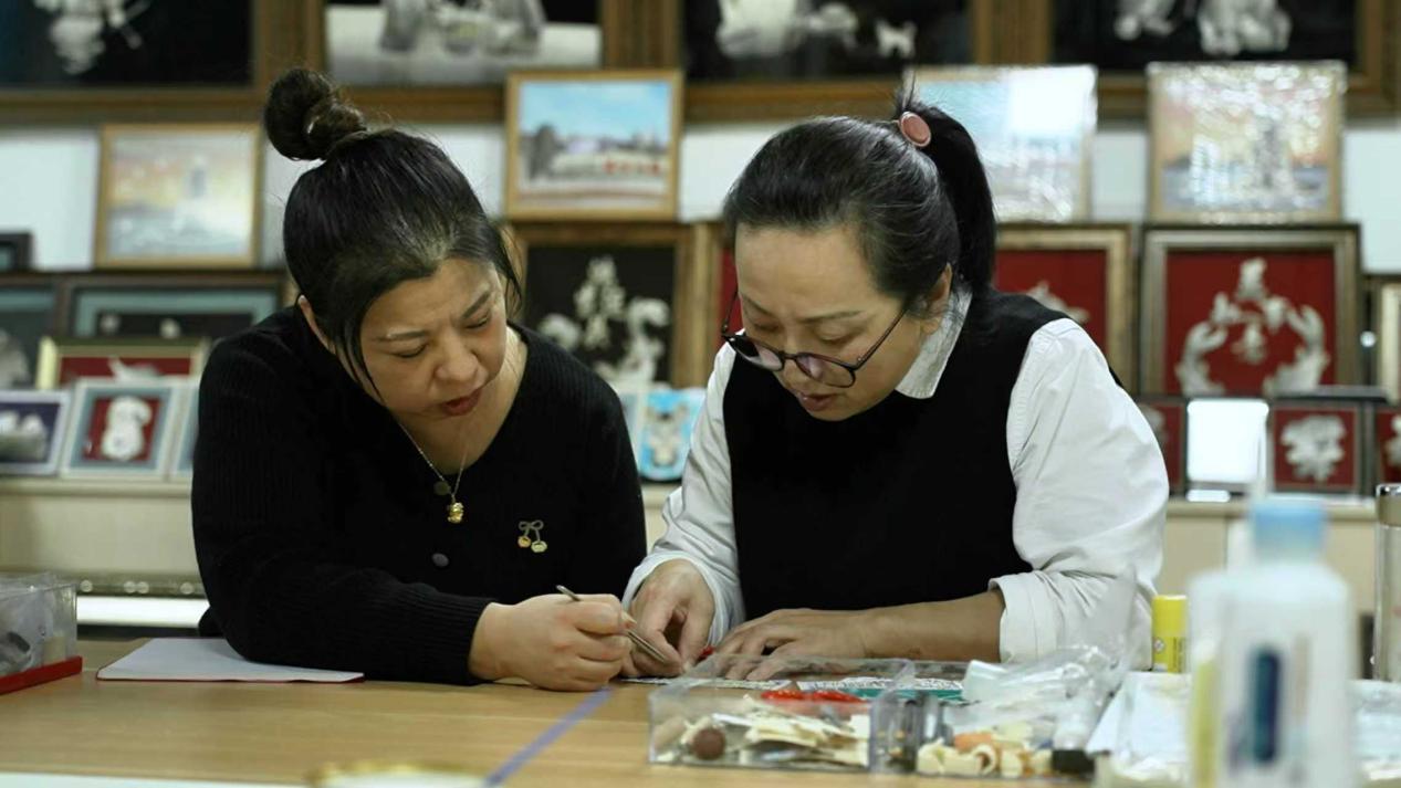 米比赫哲工艺室手艺人