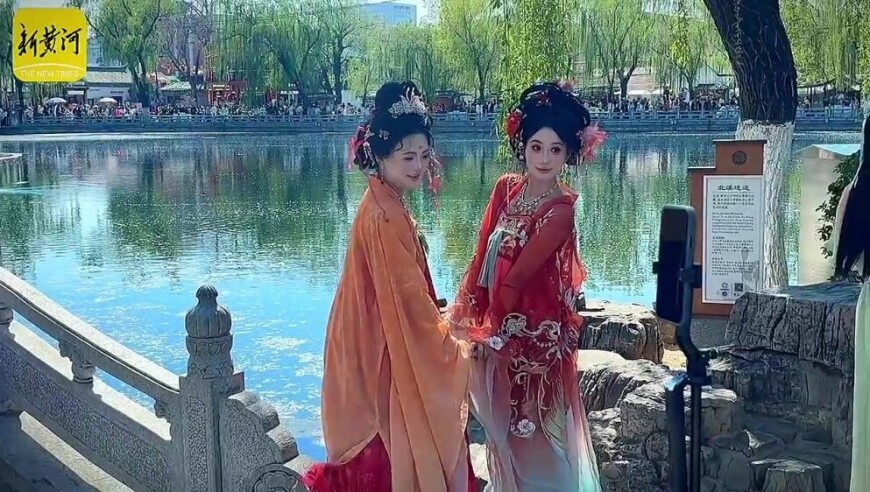 换季上新，明府城汉服游迎来清新国风