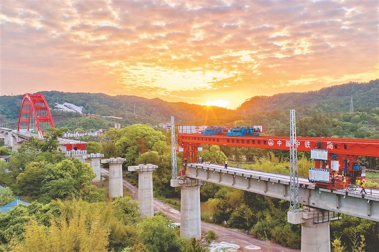 瑞梅铁路建设正酣（图）
