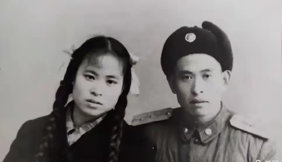 董洪森队长新婚照片