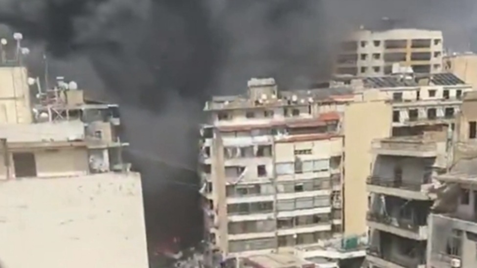 13岁少女与父亲意外拍下导弹轰炸贝鲁特