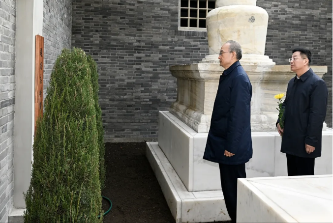 4月5日，吉林省委书记黄强到赵尚志将军纪念馆祭奠英烈，追思抗日英雄不朽功勋，向为民族独立、人民解放和国家富强而英勇献身的革命先烈致敬。