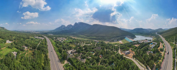 图为登封市玄天庙村的景观。