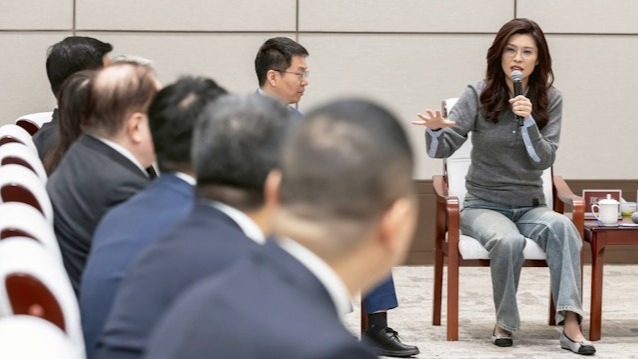 郑丽文大陆行进入尾声，主动要求去了中关村