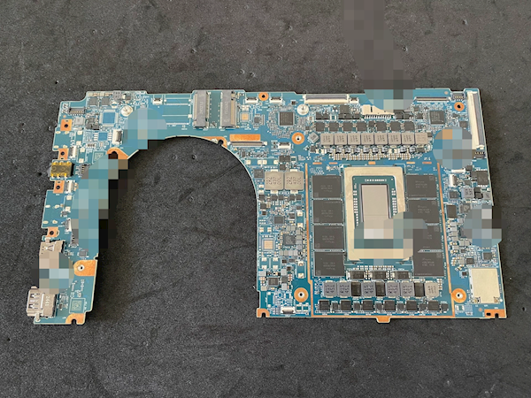 NVIDIA首款笔记本N1 SoC主板实物曝光:配备128GB内存 支持Windows