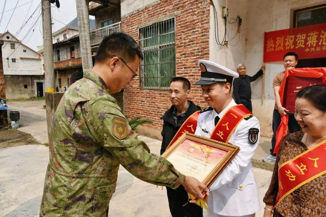 ▲喜报送到家门口