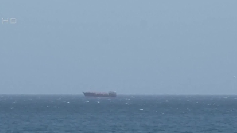 美媒：8日仅有4艘船通过霍尔木兹，仍有近450艘油、气船等待通行