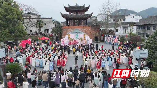 黔阳古城中正门。