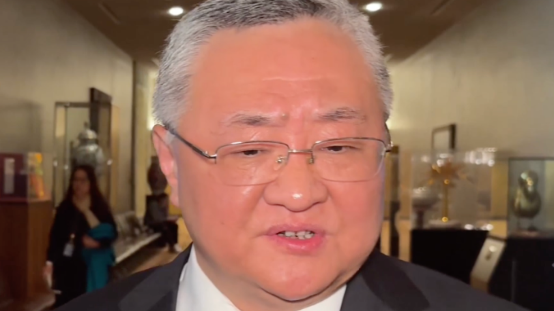 “强烈鼓励有意利用霍尔木兹海峡商业航道的国家协调具有防御性质的行动”，中俄在安理会否决涉霍尔木兹海峡决议草案，中方回应：该草案将产生极为严重后果