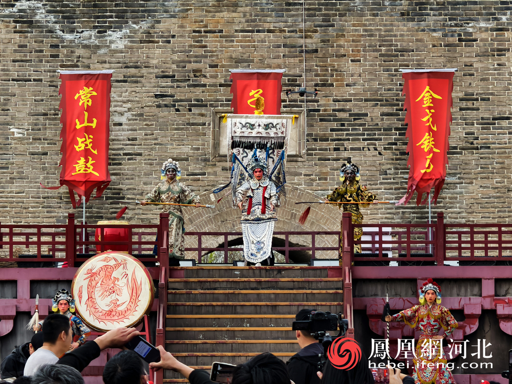 “擂鼓震常山&middot;我是赵子龙”——常山战鼓非遗技艺沉浸式互动体验活动现场 安博宇/摄