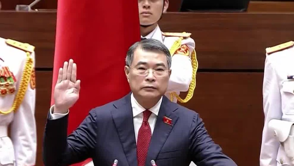 黎明兴当选越南总理并宣誓就职