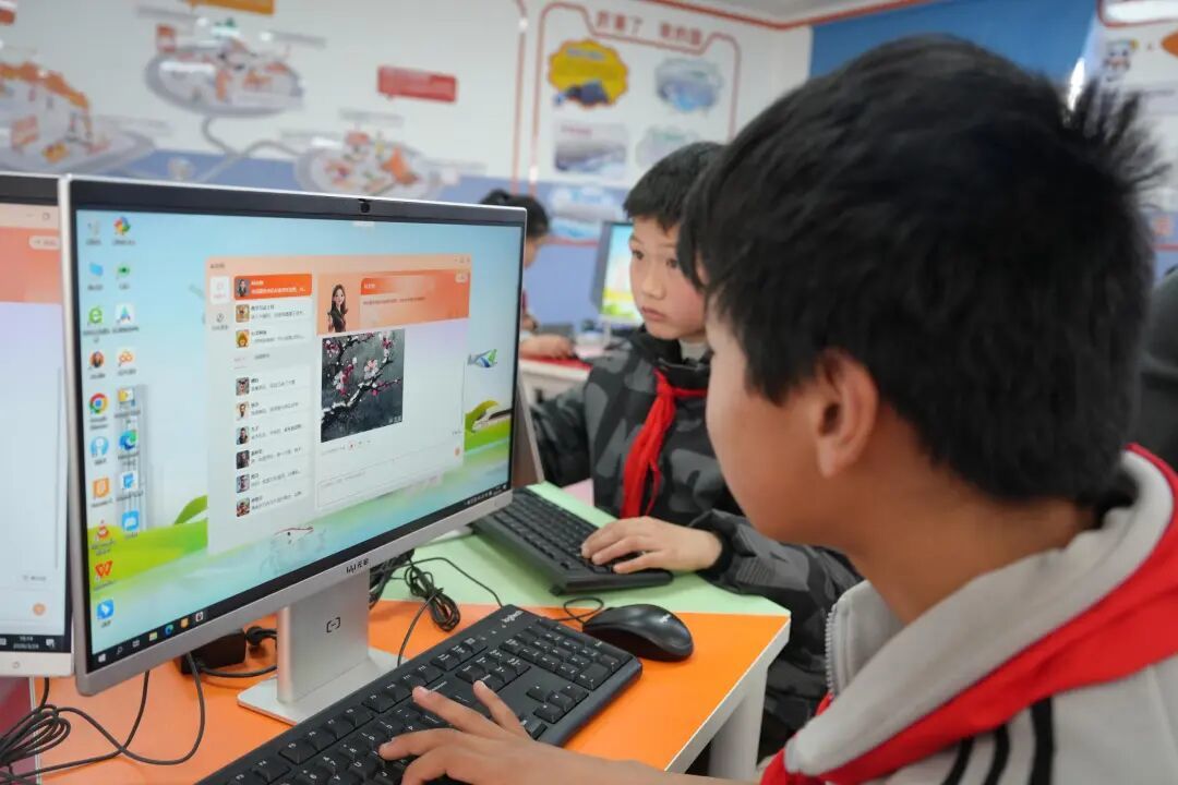 孩子们超爱!AI走进汉中乡村课堂