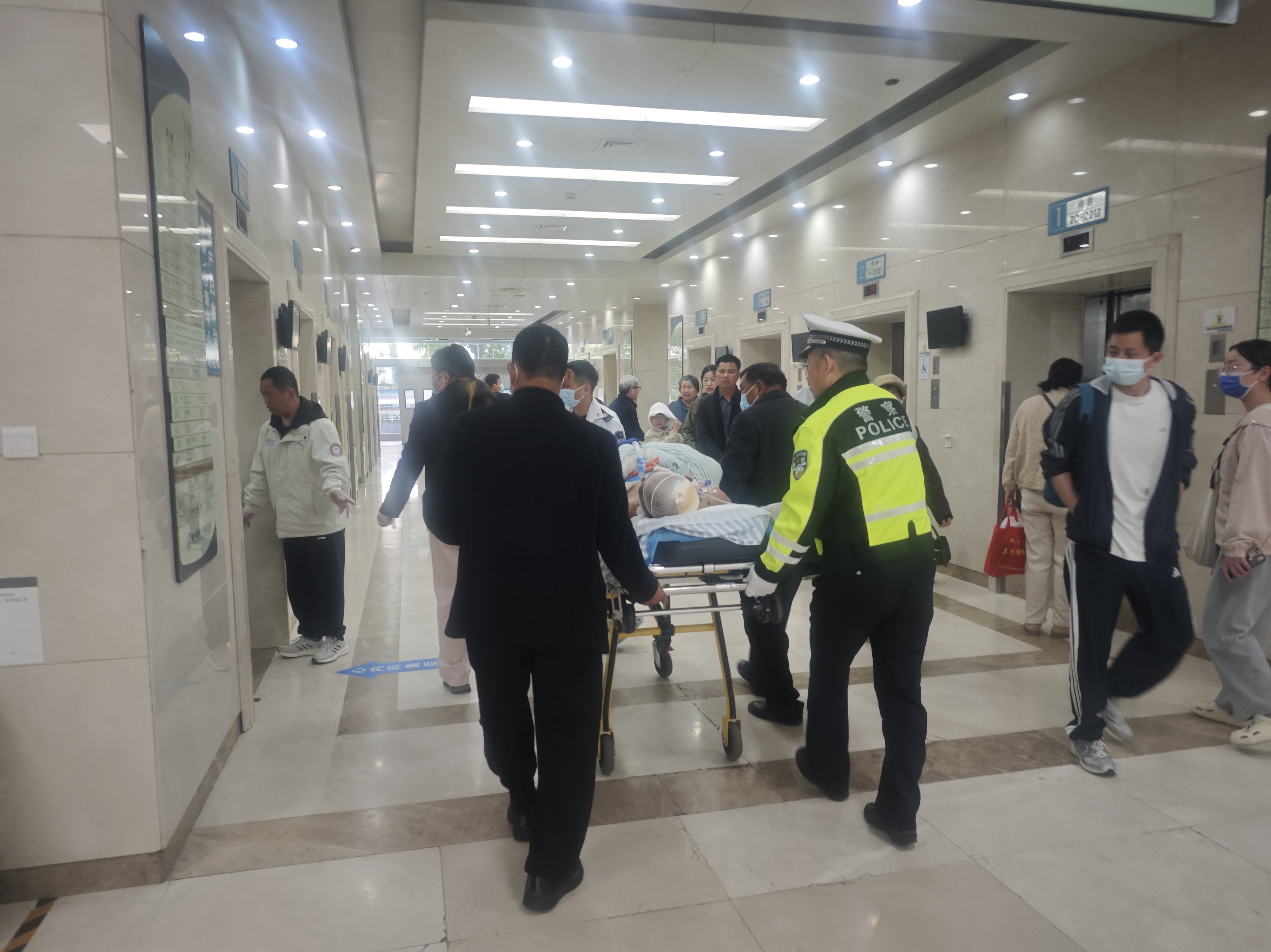 从生命竞速到遗童团聚，徐州清明假期暖光照亮民生温度