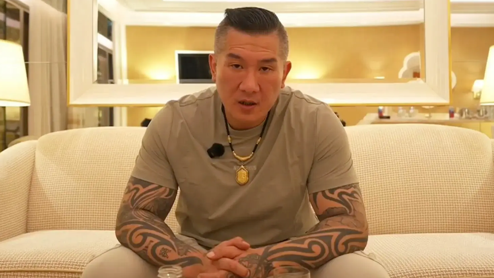 台网红“馆长”讽刺民进党支持者：难道你祖先是长毛象吗