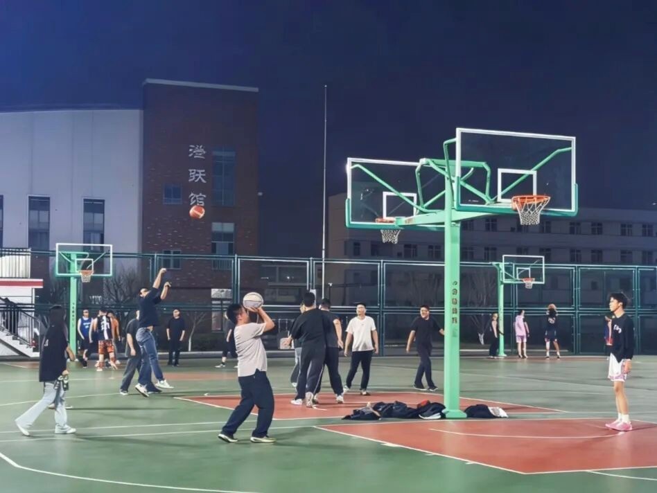 人气爆棚！苏州太平实小、太平中学运动场迎来健身热潮！