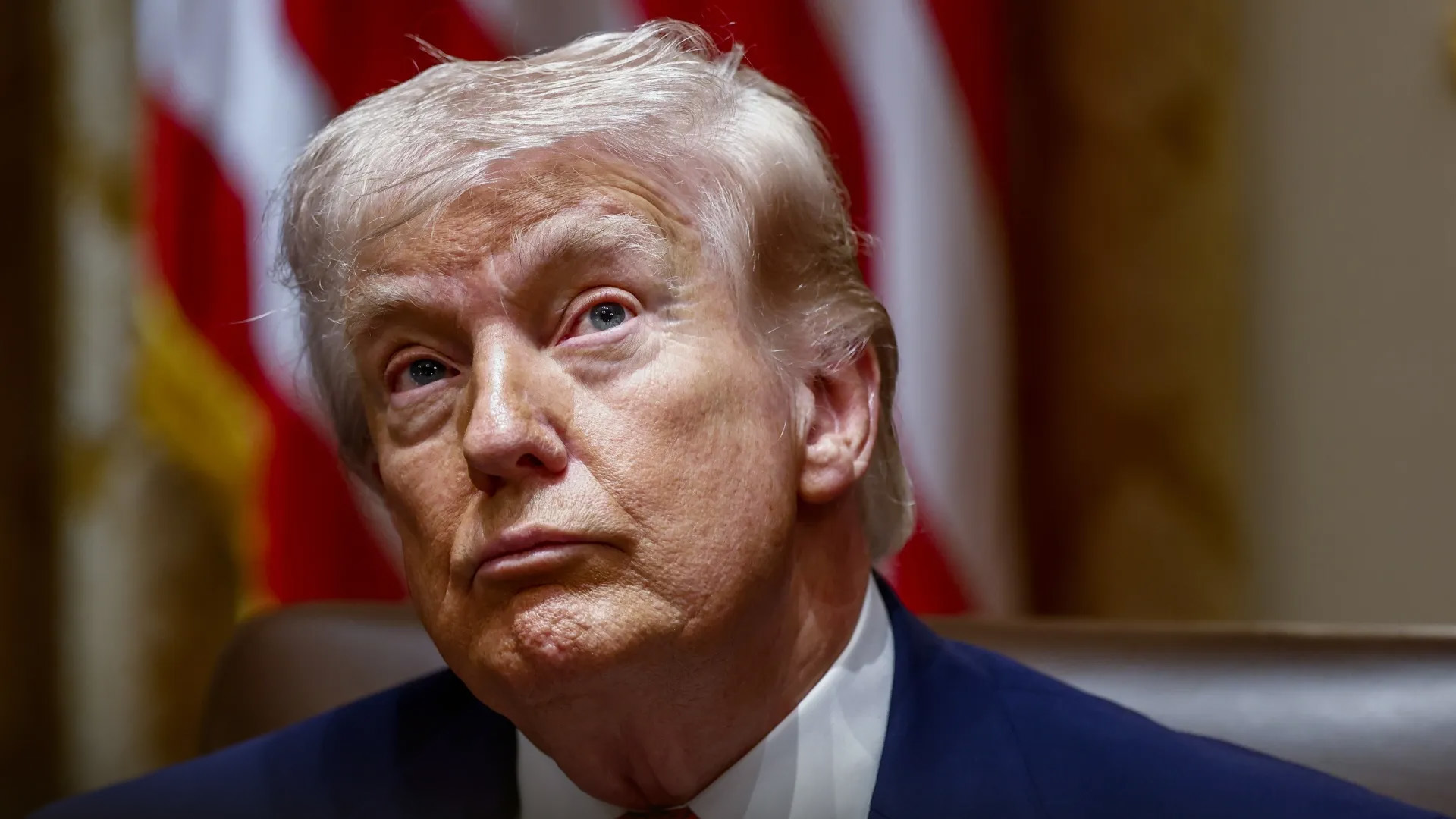 特朗普暗示“最后期限”推迟一天