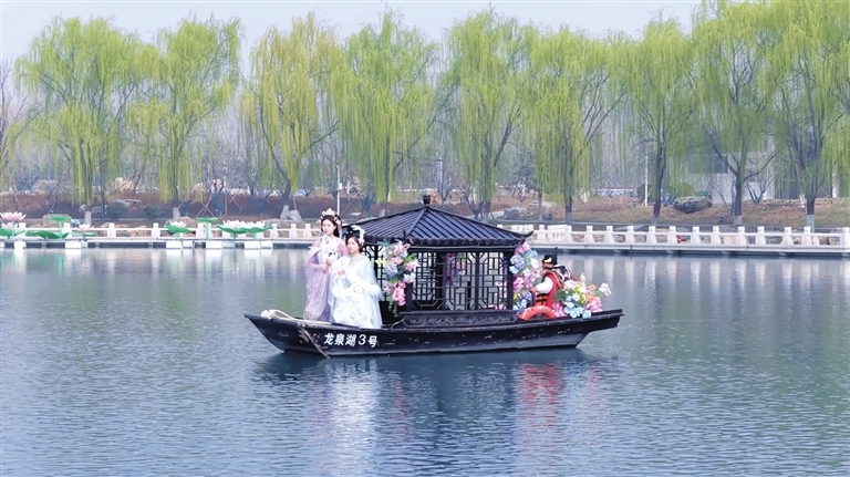 醉美龙泉湖，打卡新地标。