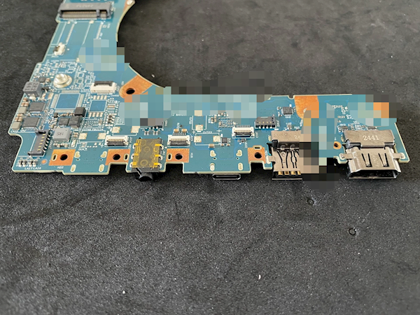 NVIDIA首款笔记本N1 SoC主板实物曝光:配备128GB内存 支持Windows