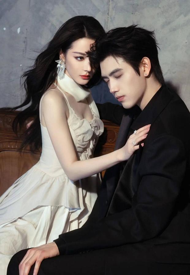 迪丽热巴陈飞宇氛围浪漫。