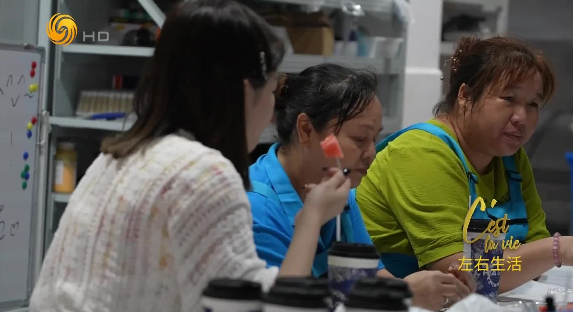 “翁右右”带残障伙伴一起创业：自己淋过雨，所以总想给别人撑伞