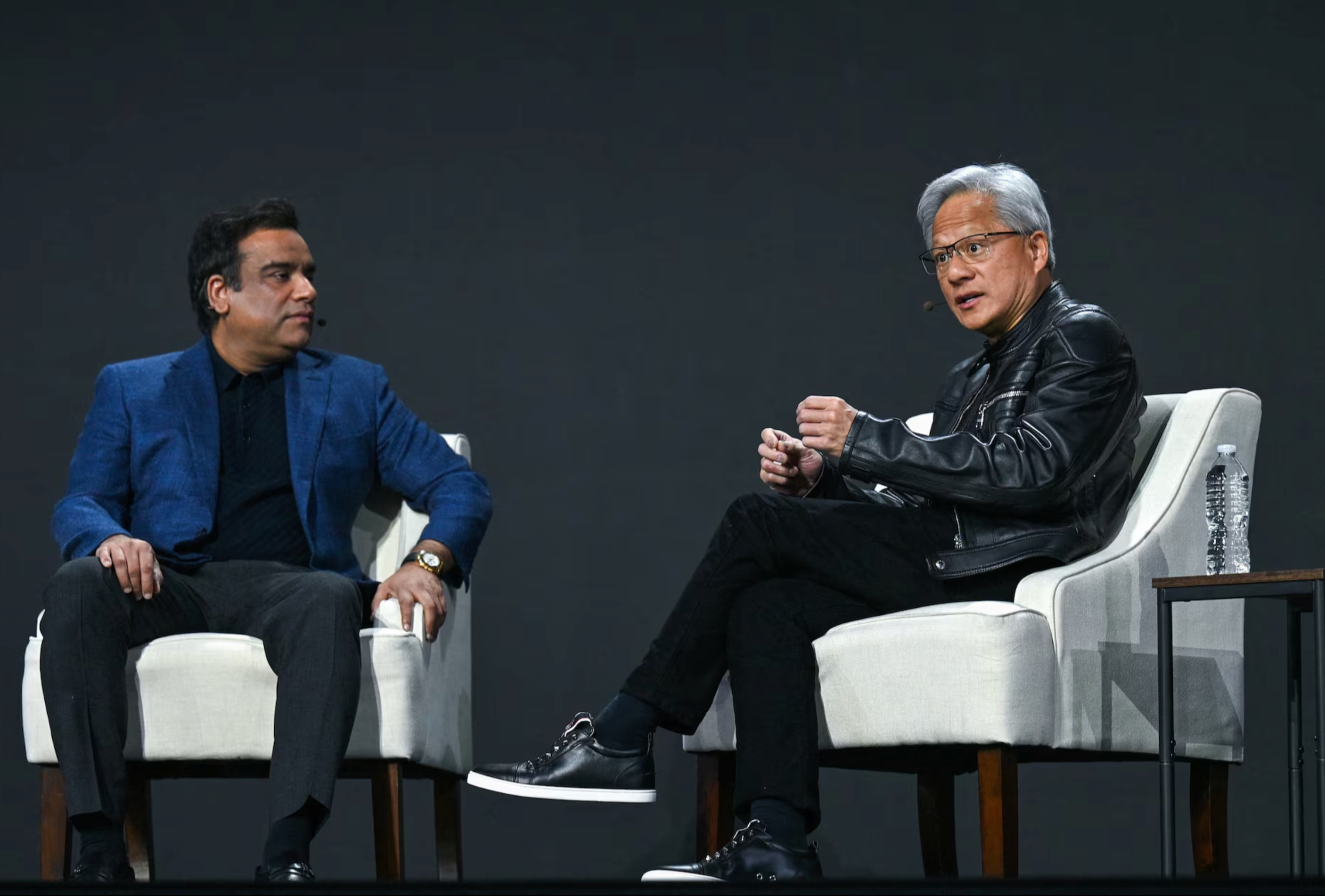 德夫甘与黄仁勋