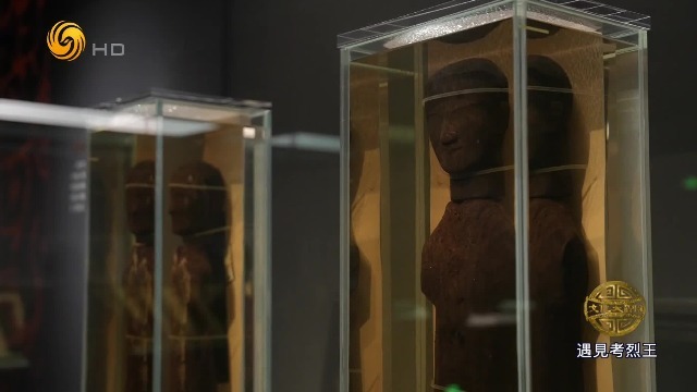 武王墩墓出土的300多件木俑，开启了秦汉陵墓中大量人俑随葬的先河