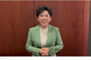 邓亚萍：以拼搏精神在书香中锤炼品格