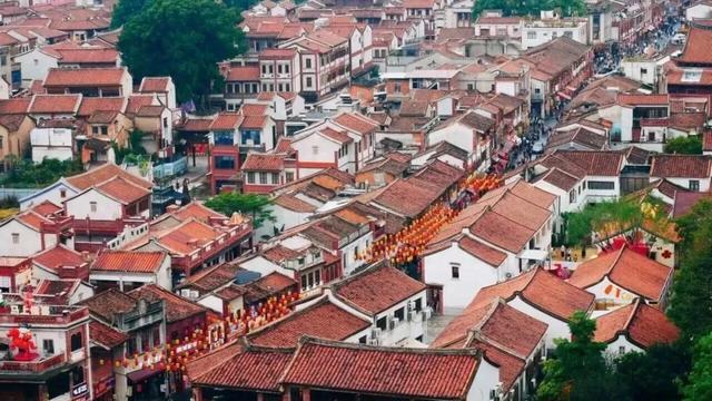 一个小县城，一年1300亿亚博官方网站，被低估的散装零食贸易