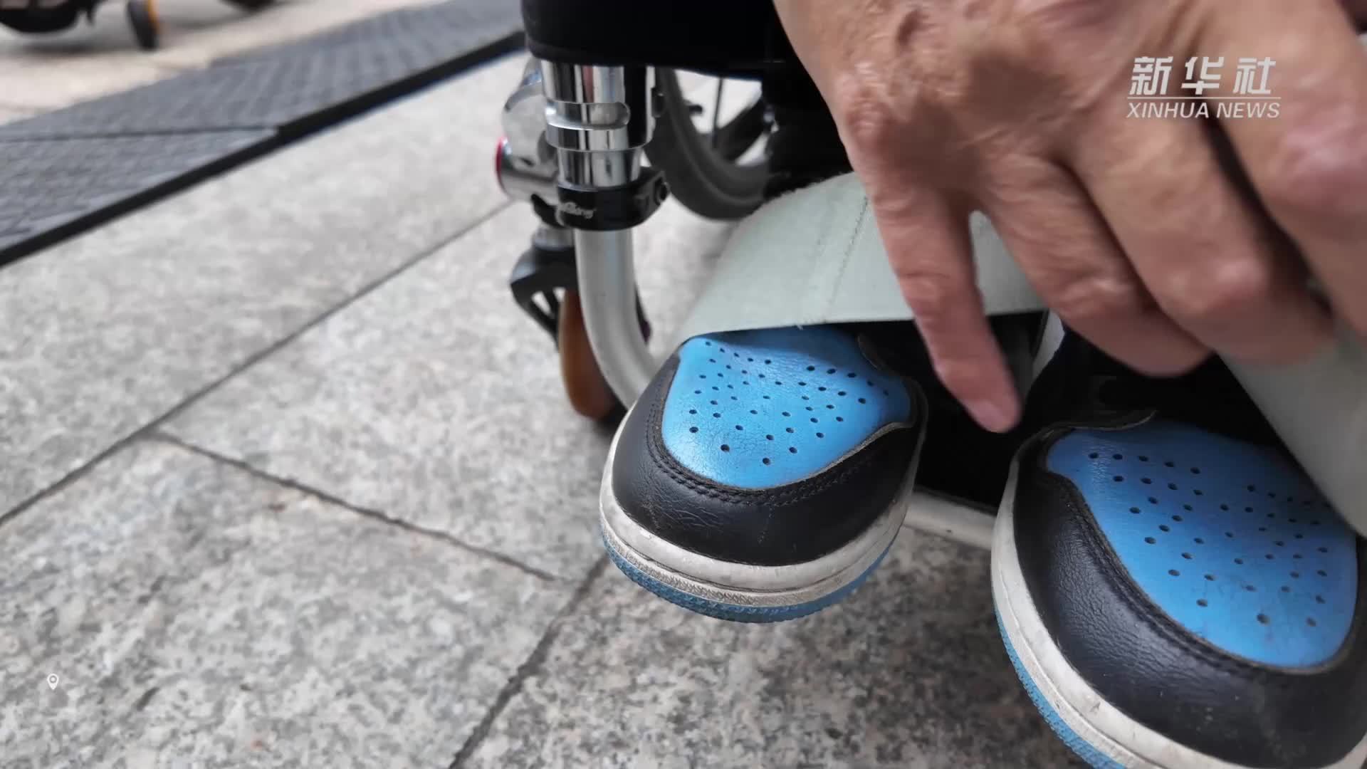 轮椅上的滑板大叔，一位吉尼斯世界纪录保持者