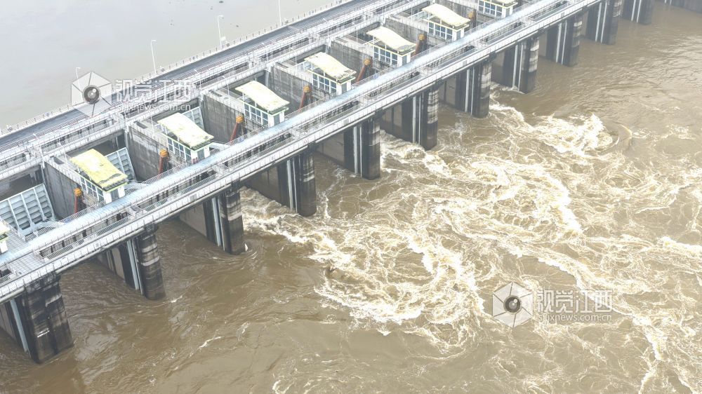 2026年4月13日，江西省吉安市峡江县水利枢纽大坝开闸泄洪。